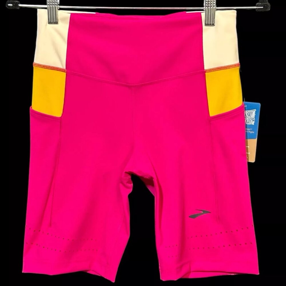 Brooks Women's Method‎ 8" Short tights Size S Pink/Multi Four-way Stretch Fabric